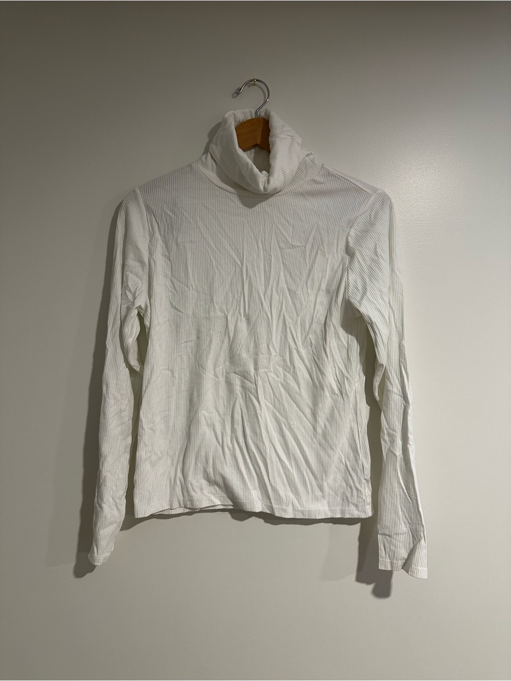Women's White Ribbed Turtleneck Long Sleeve Top